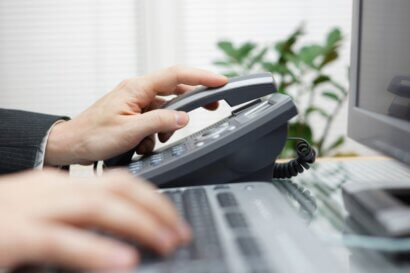 call center agent receiving