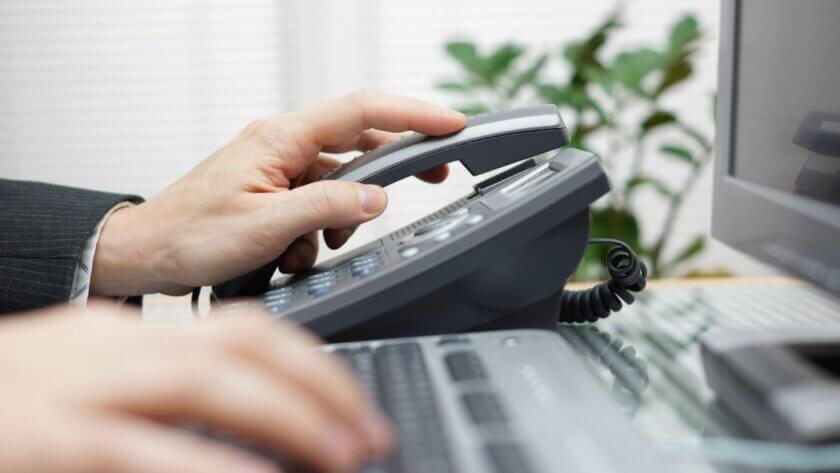 call center agent receiving