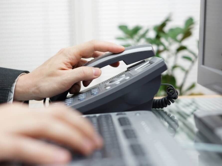 call center agent receiving