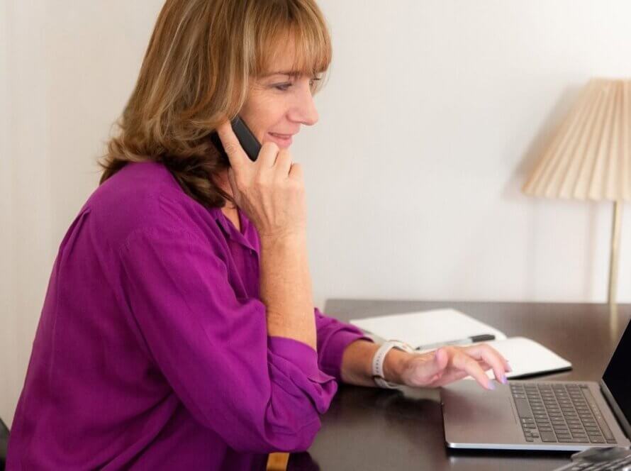 A phone specialist handling accident claims over the phone