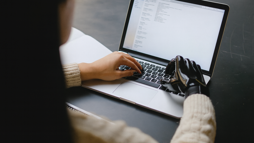 AI vs Human Legal Services Who to Trust