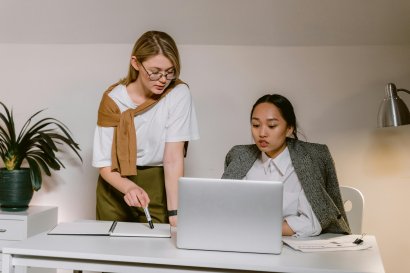 Smart Scheduling Matching Agents to Peak Hours