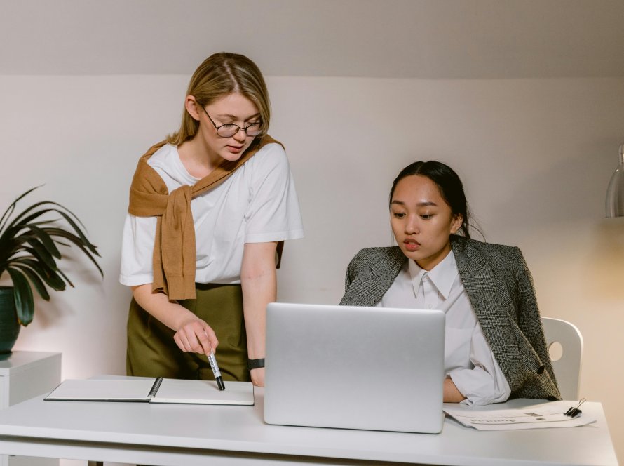 Smart Scheduling Matching Agents to Peak Hours